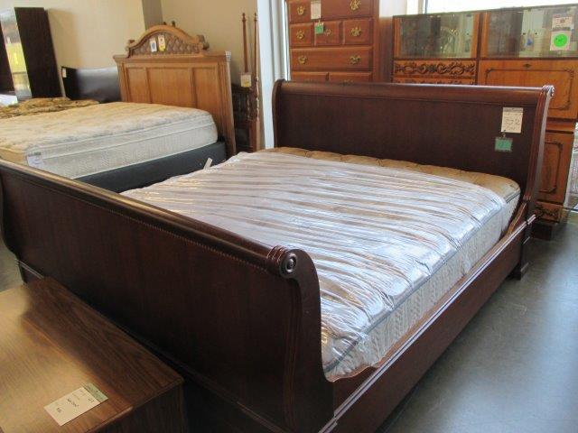 Used Bedroom Furniture in Carol Stream, IL